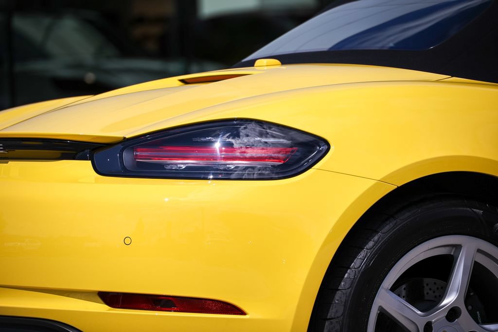 Certified 2024 Porsche 718 Boxster RWD image 18
