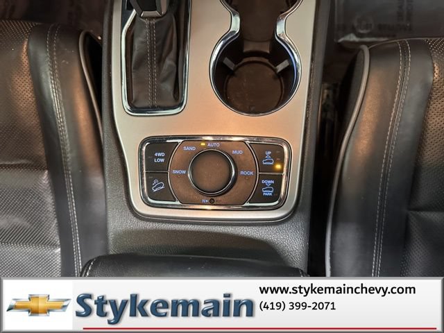 Used 2019 Jeep Grand Cherokee Overland AWD/4WD image 26