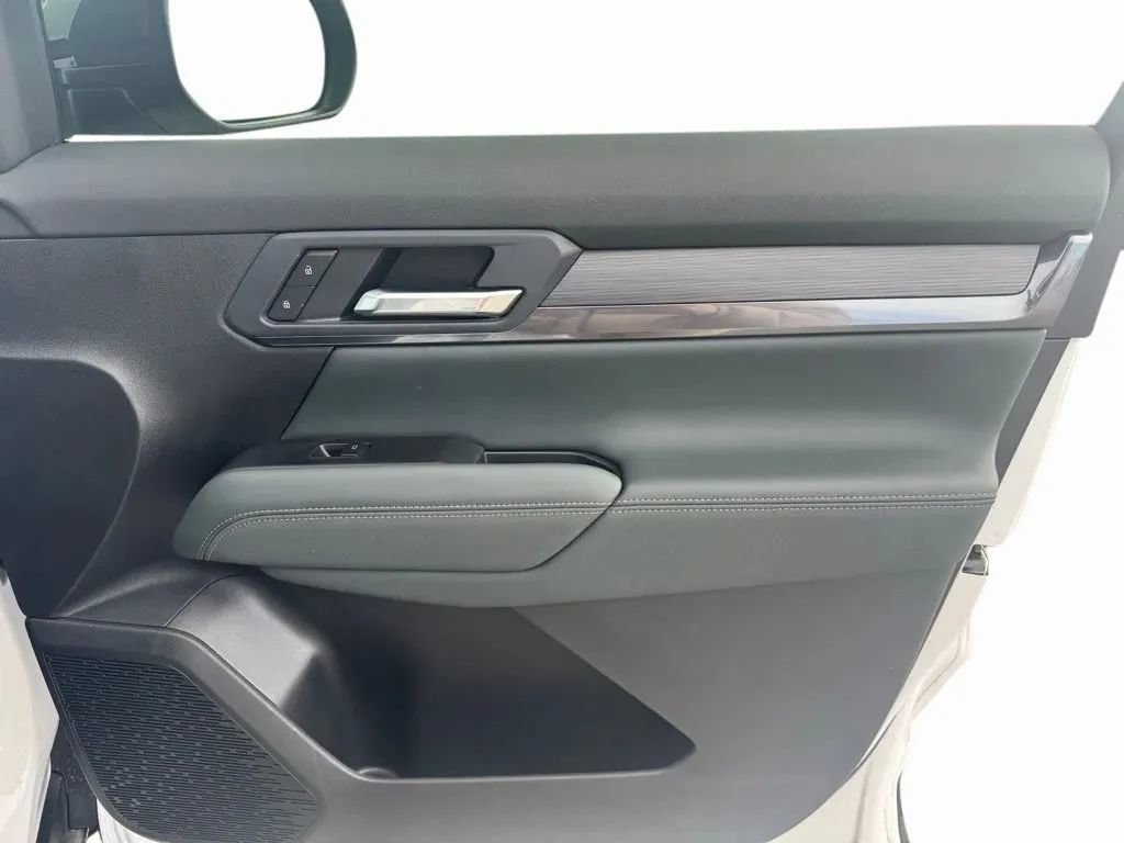 New 2026 GMC Terrain AT4 w/ Convenience Package III AWD/4WD image 14