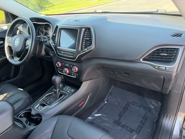 Used 2019 Jeep Cherokee Trailhawk AWD/4WD image 11