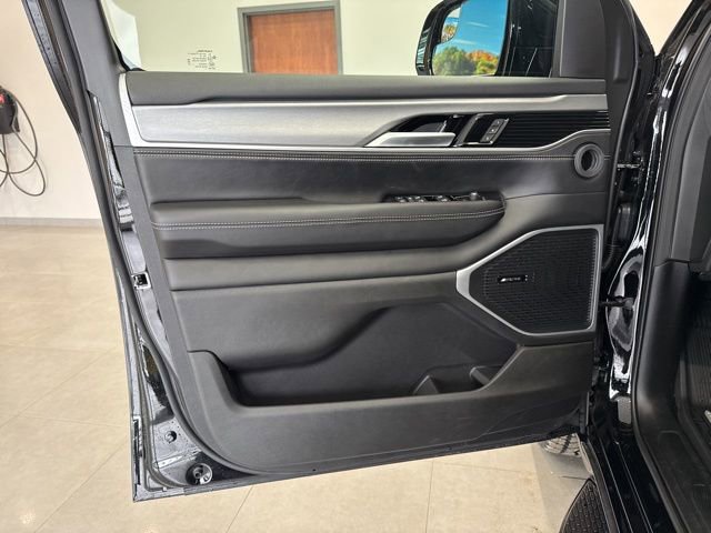 New 2026 Jeep Grand Wagoneer 4WD image 23