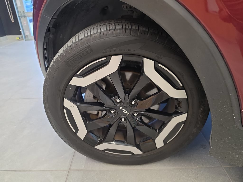 Certified 2023 Kia Telluride EX w/ EX Captain's Chair Package FWD image 38