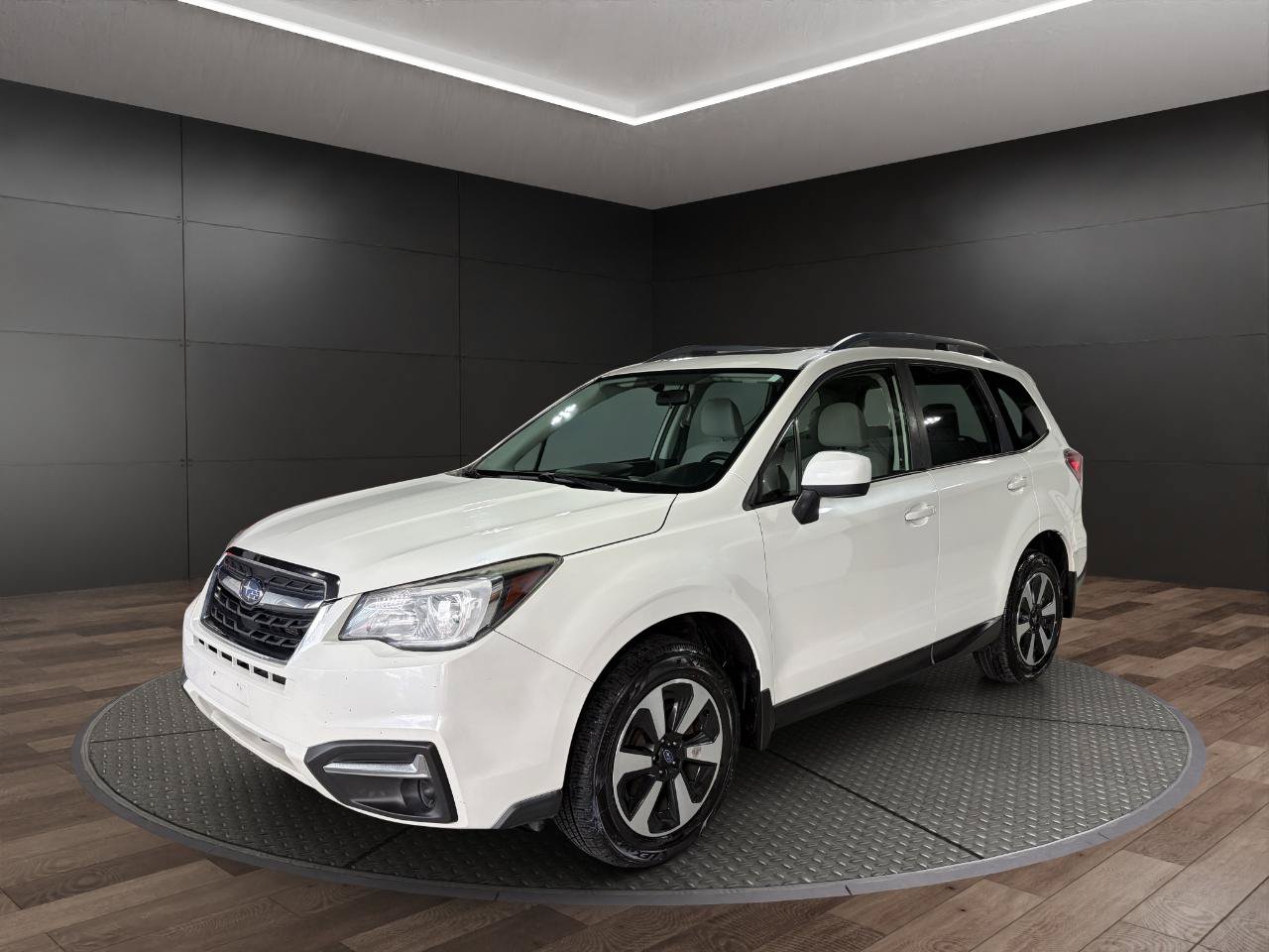 Used 2017 Subaru Forester 2.5i Premium AWD/4WD image 4