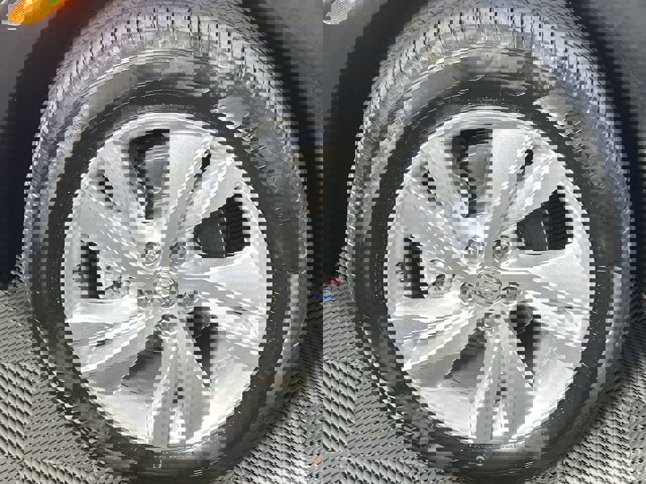 Used 2025 Buick Encore GX Preferred image 9