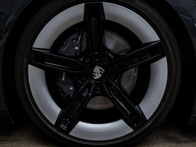 Used 2025 Porsche Cayenne S image 19