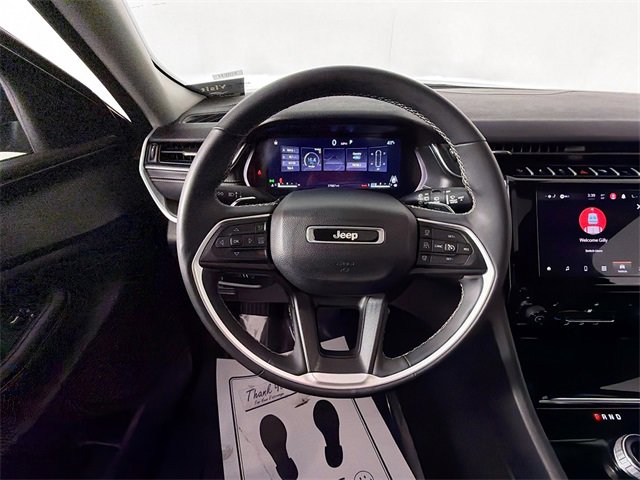 Used 2023 Jeep Grand Cherokee Laredo image 11