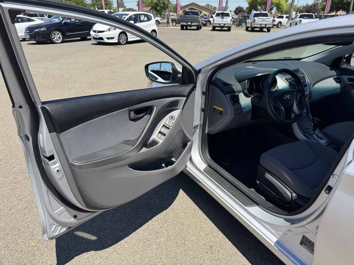 Used 2013 Hyundai Elantra GLS w/ Preferred Pkg FWD image 20