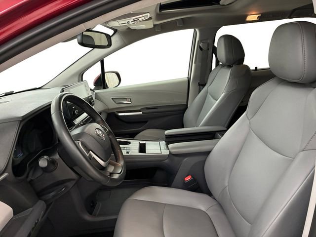 Used 2022 Toyota Sienna XLE FWD image 12