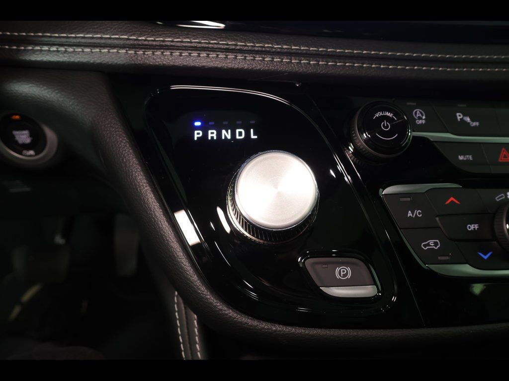 New 2026 Chrysler Pacifica Limited w/ S Appearance Package image 21