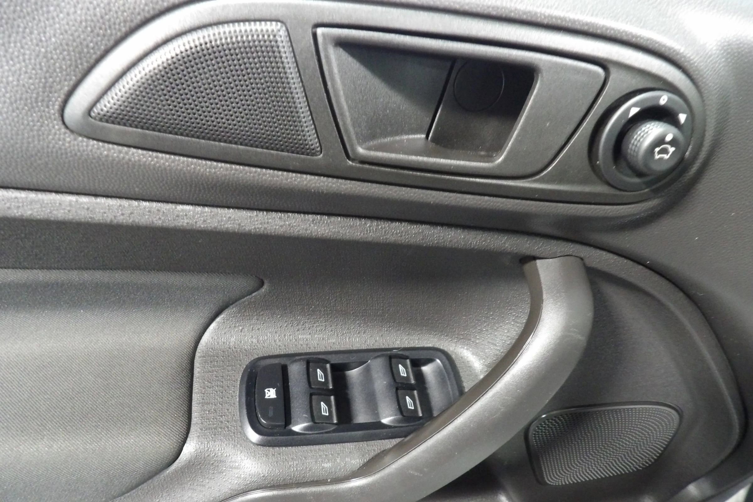 Used 2019 Ford Fiesta SE w/ Equipment Group 201A FWD image 8