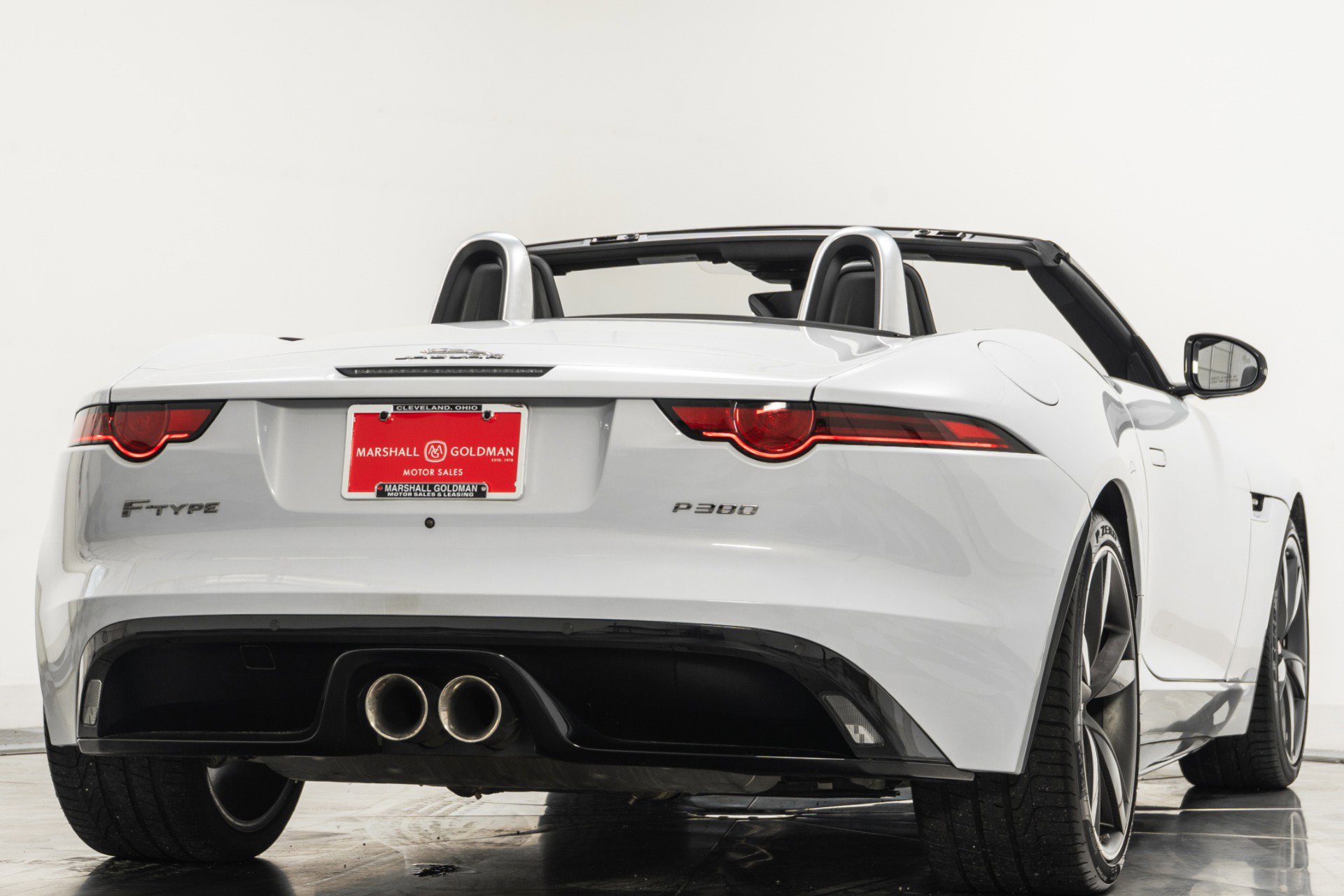 Used 2019 Jaguar F-TYPE R-Dynamic image 9