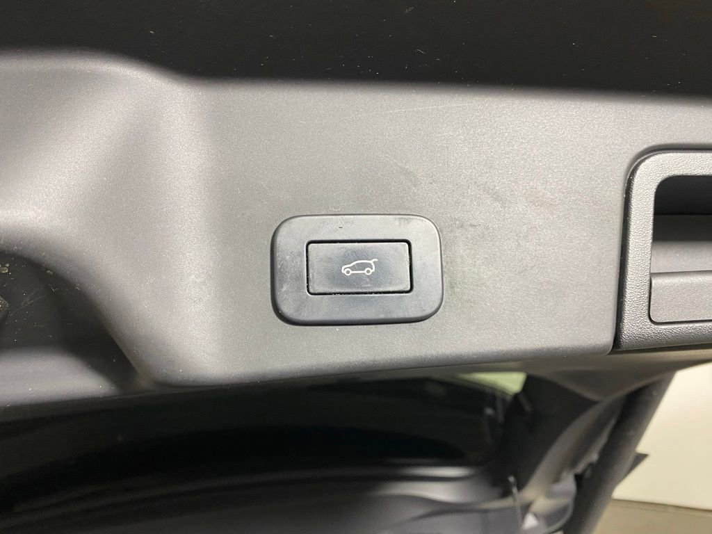 Used 2023 Land Rover Range Rover Evoque R-Dynamic S image 25