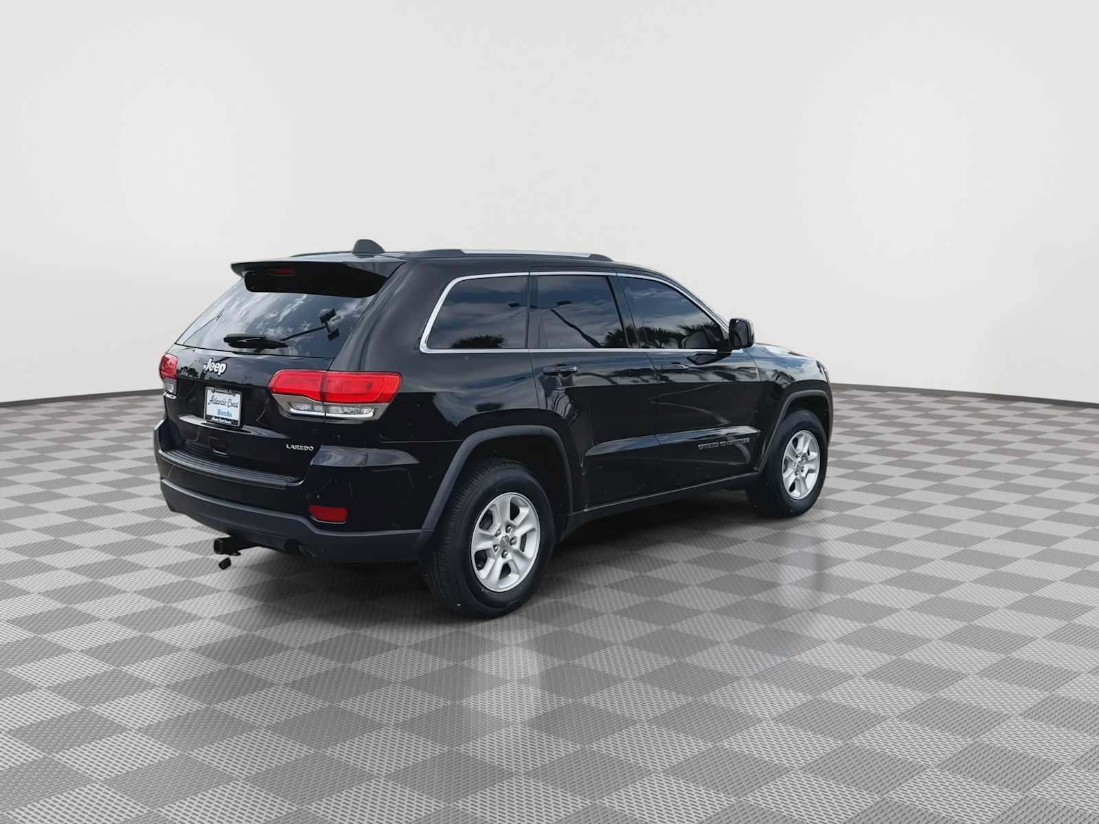 Used 2017 Jeep Grand Cherokee Laredo w/ Quick Order Package 2BE RWD image 8