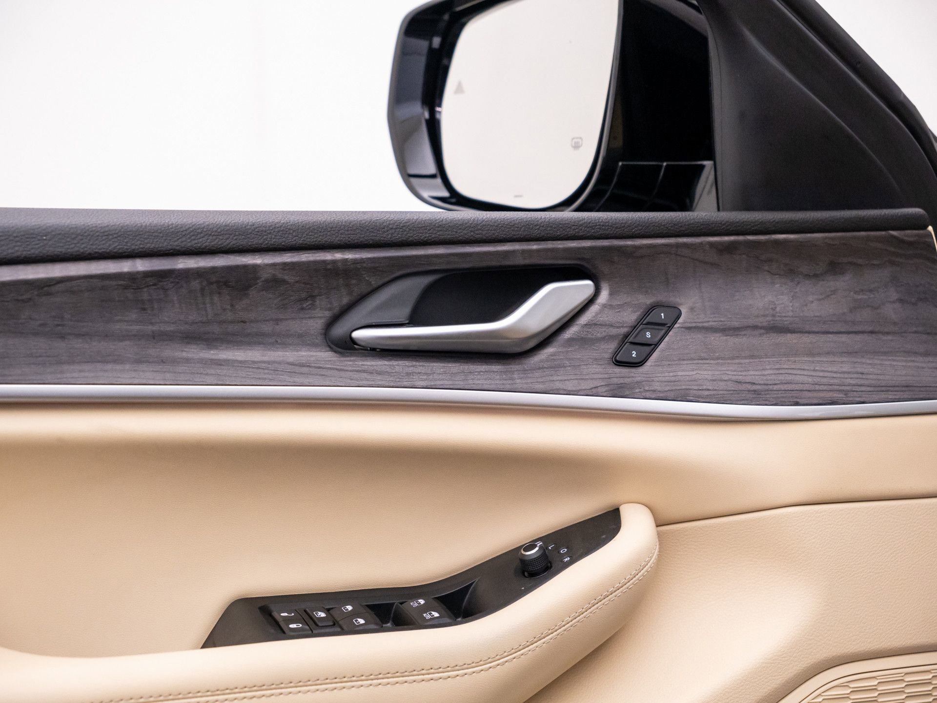 Used 2023 Jeep Grand Cherokee Limited image 14