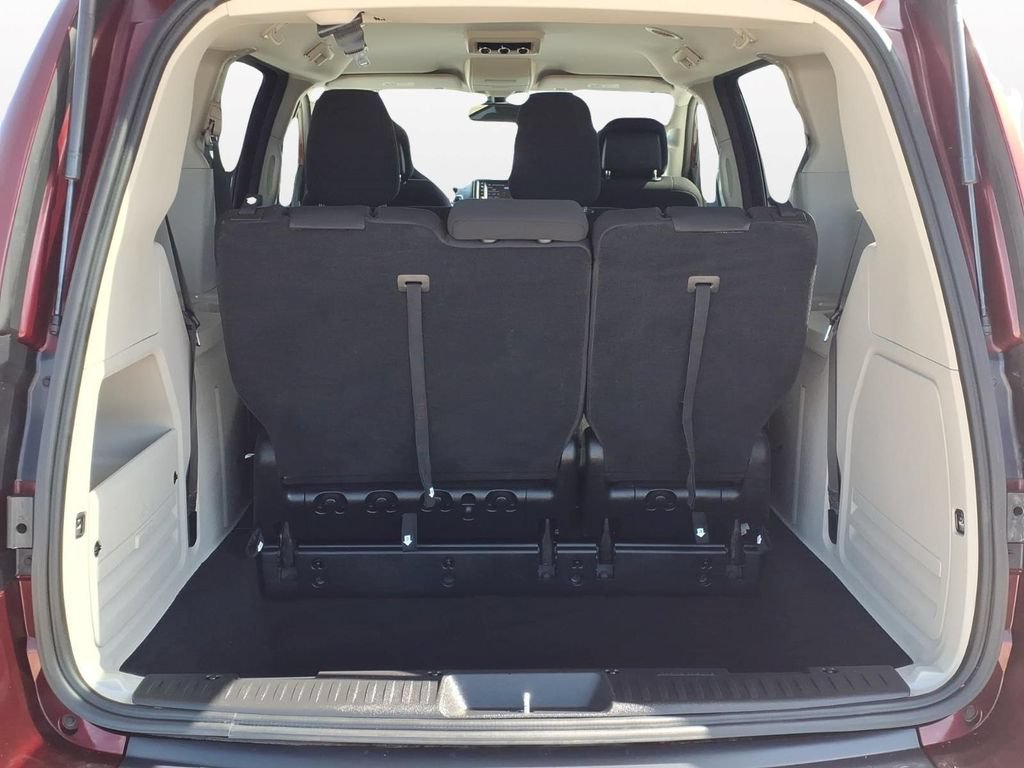 Used 2020 Dodge Grand Caravan SE w/ UConnect Hands-Free Group FWD image 10