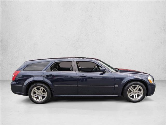 Used 2005 Dodge Magnum R/T w/ Convenience Group II RWD image 4