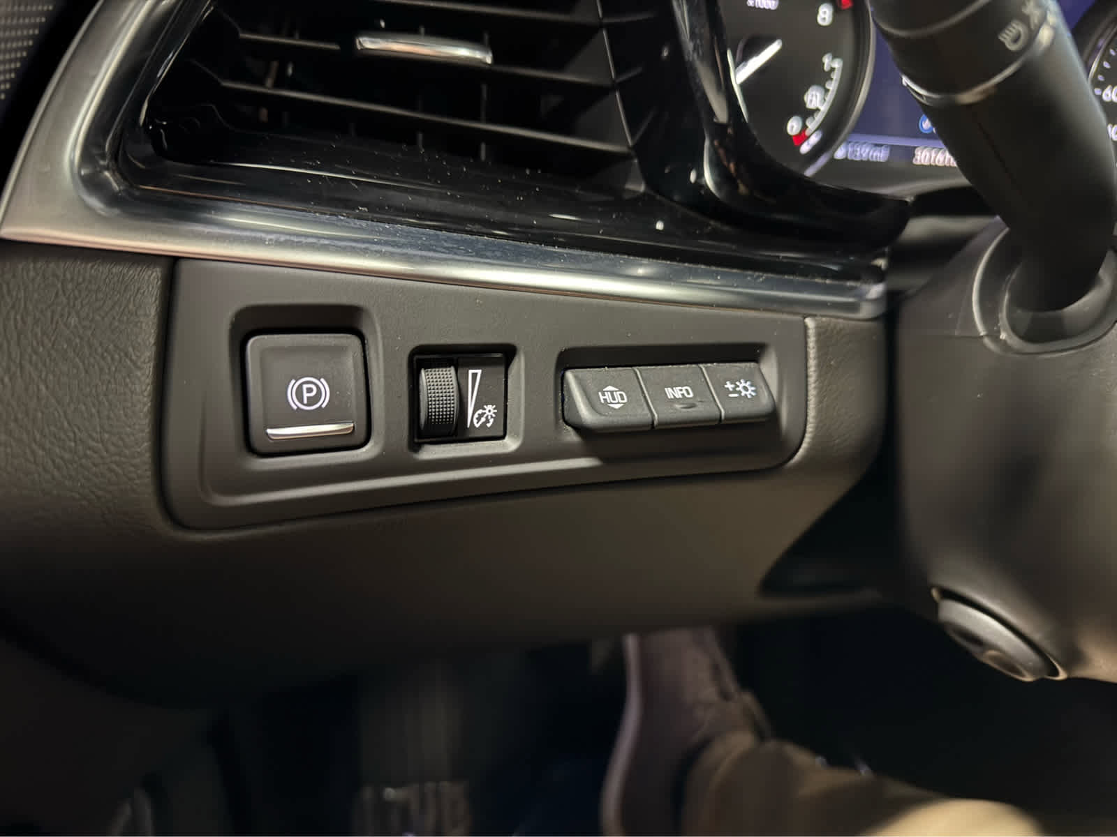 Used 2023 Cadillac XT6 Premium Luxury w/ Platinum Package image 23