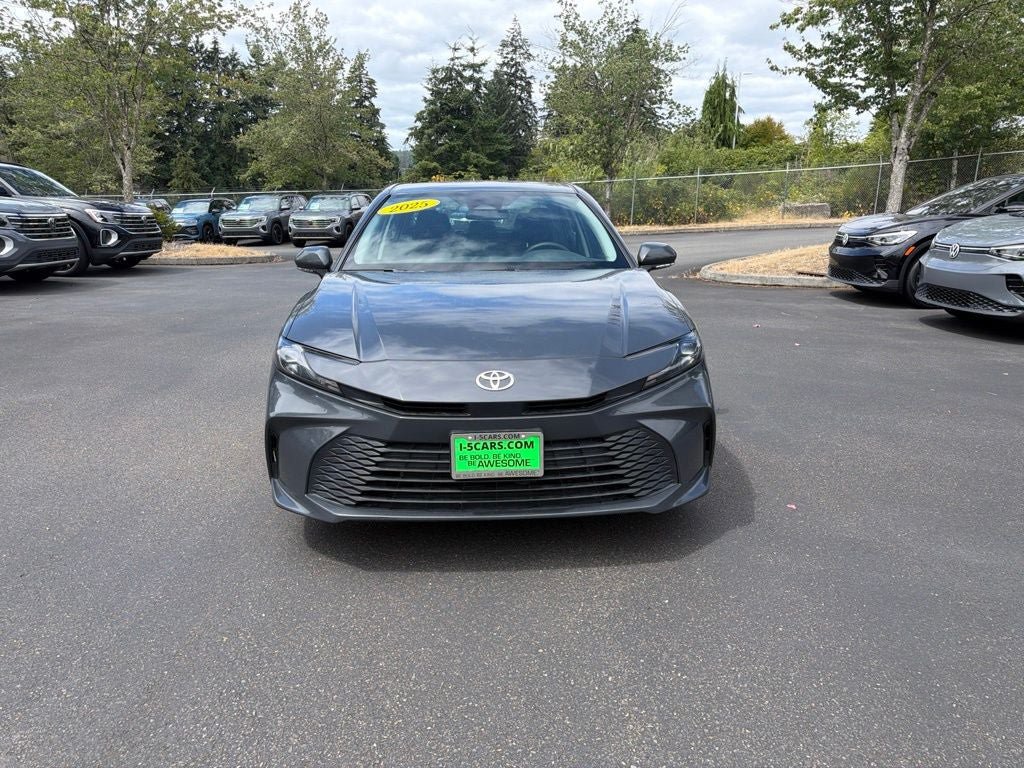 Used 2025 Toyota Camry LE AWD/4WD image 3