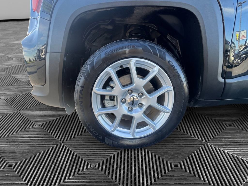 Used 2023 Jeep Renegade Latitude image 9