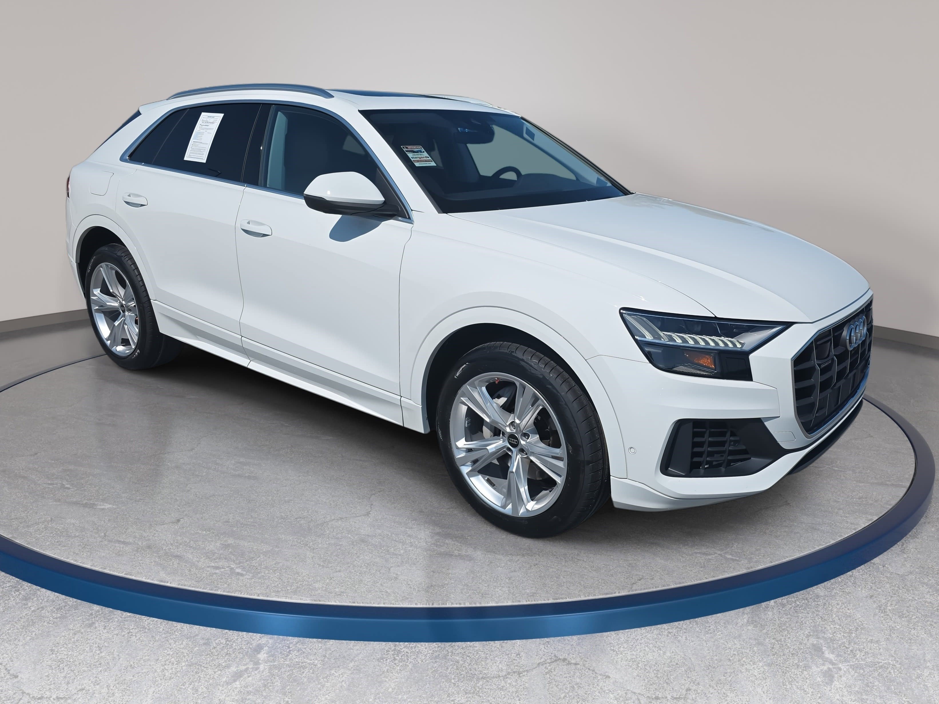 Used 2023 Audi Q8 Premium image 3