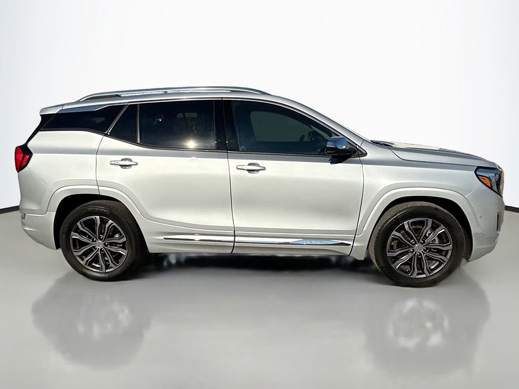 Used 2020 GMC Terrain Denali w/ Denali Premium Package image 16