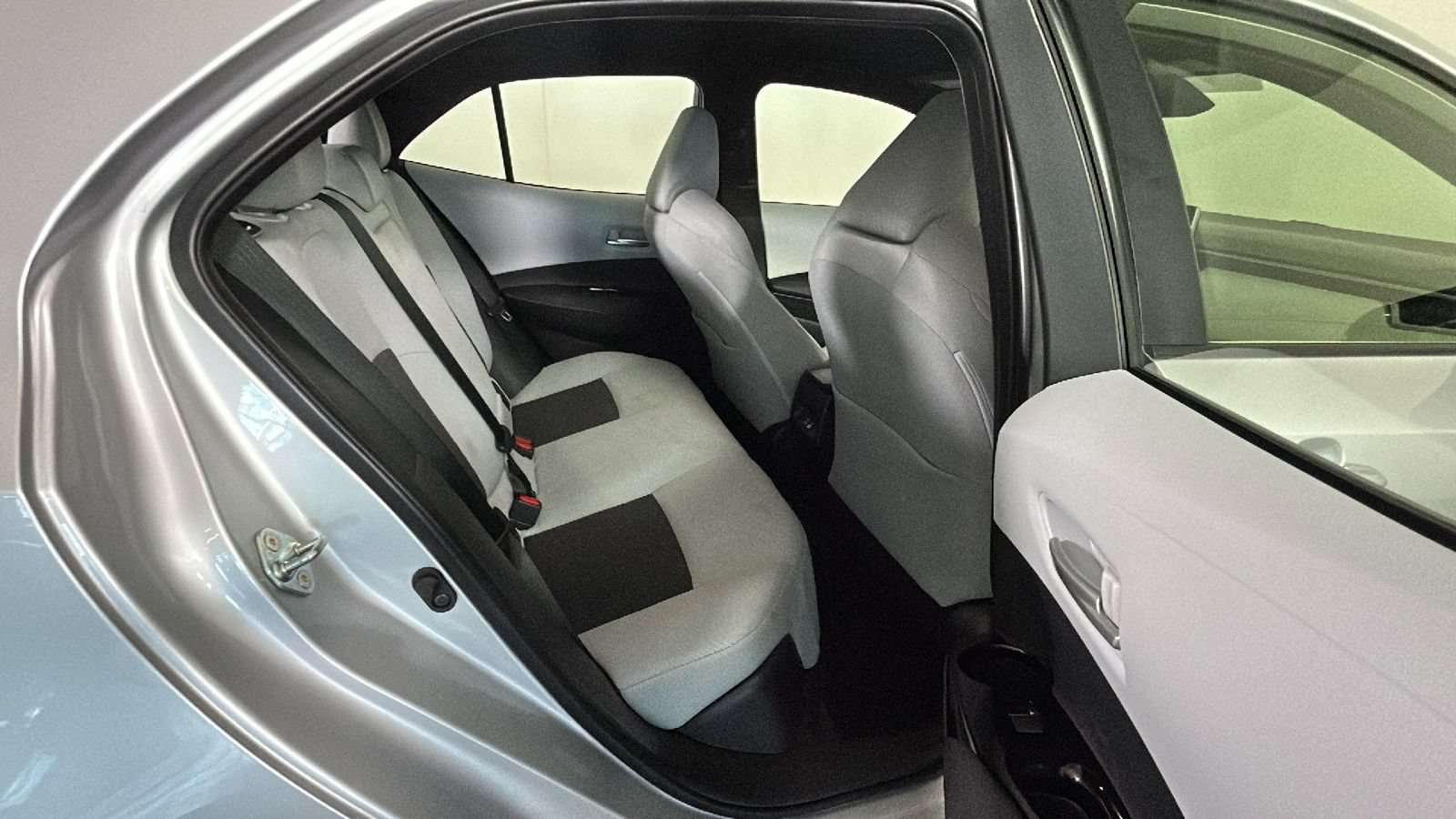 Used 2026 Toyota Corolla SE FWD image 35