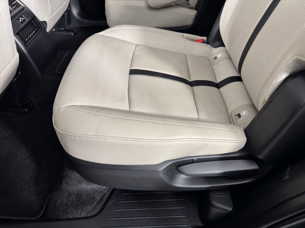 Used 2024 MAZDA CX-90 Plug-In Hybrid w/ Preferred image 24