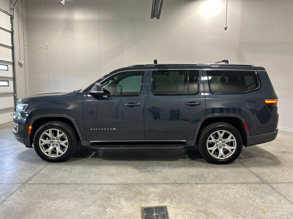 Used 2022 Jeep Wagoneer Series I w/ Premium Group I AWD/4WD image 9
