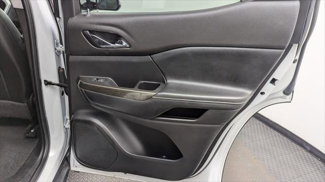 Used 2020 GMC Acadia SLT image 19