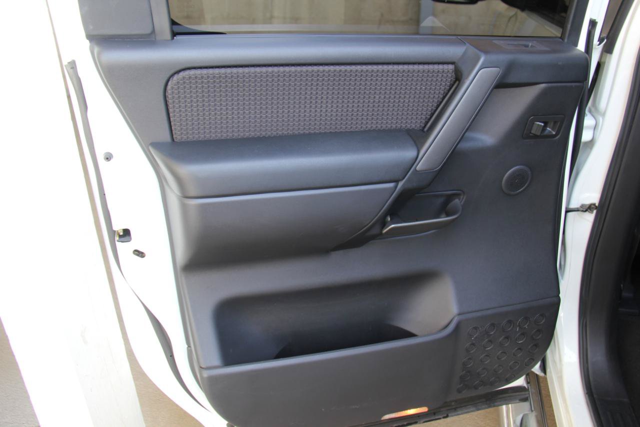 Used 2008 Nissan Titan SE AWD/4WD image 22