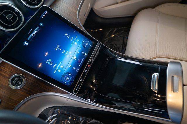 Certified 2024 Mercedes-Benz C 300 4MATIC Sedan image 19