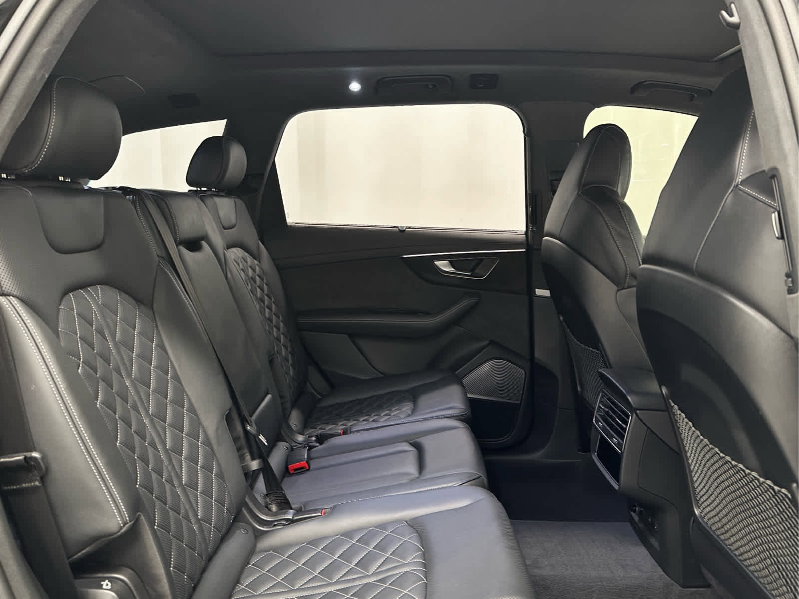 Used 2023 Audi SQ7 Prestige w/ Sport Package image 22