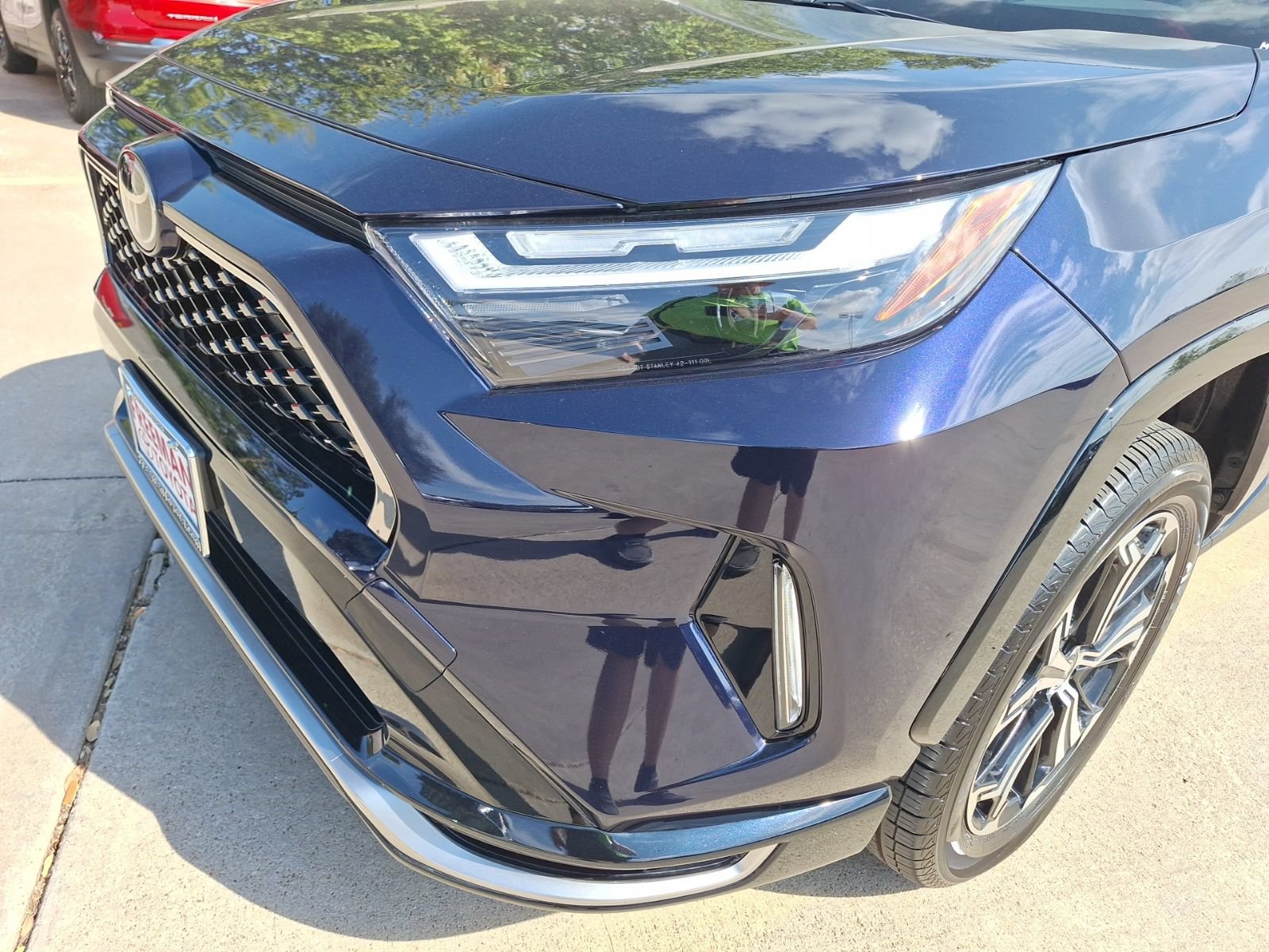 Used 2025 Toyota RAV4 XSE AWD/4WD image 10