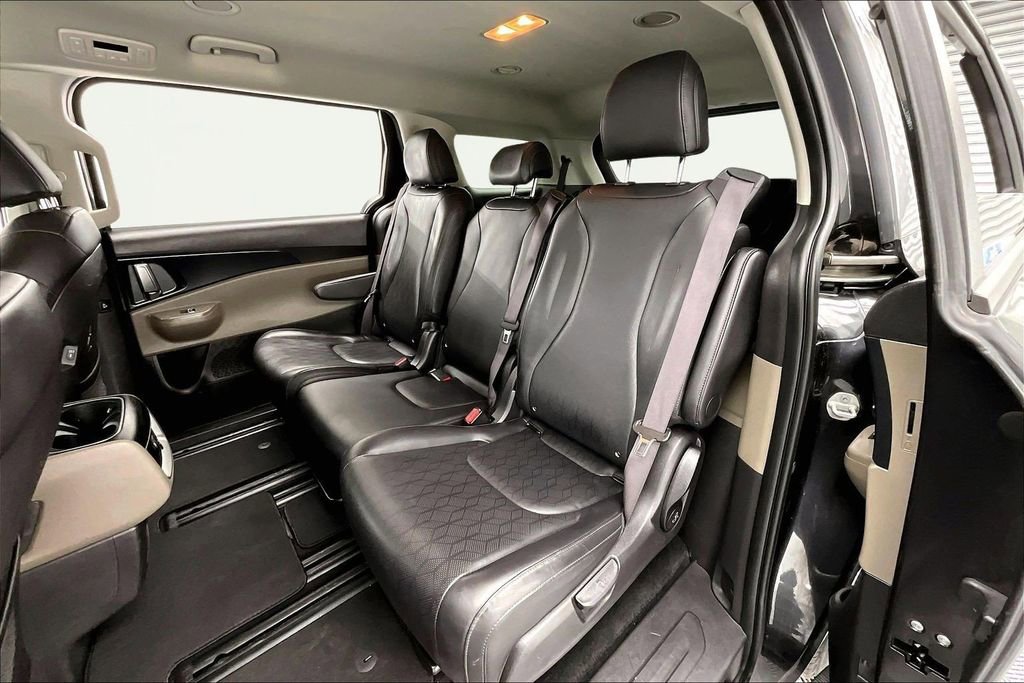 Used 2025 Kia Carnival image 26