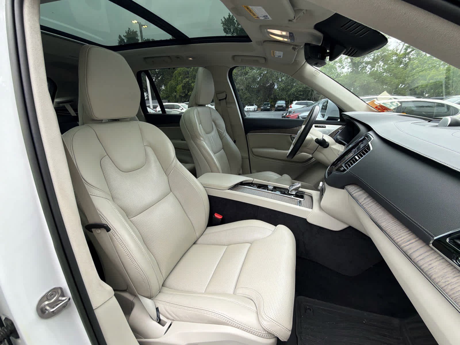 Used 2023 Volvo XC90 B6 Ultimate w/ Lounge Package AWD/4WD image 18