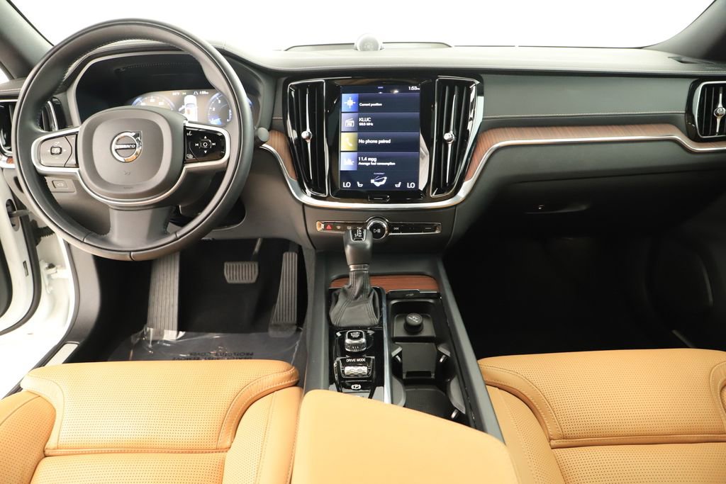 Used 2020 Volvo S60 T6 Inscription image 19