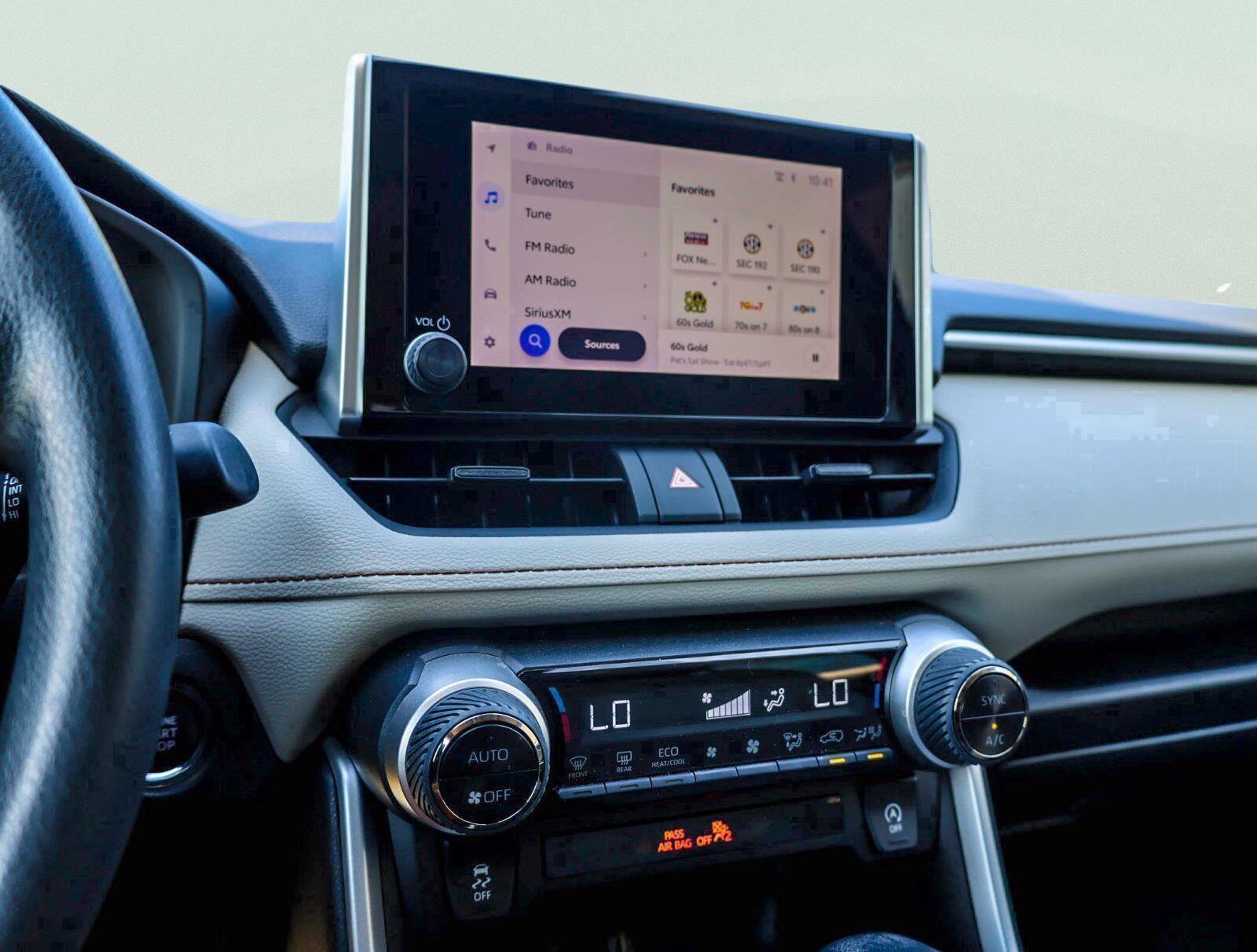 Used 2023 Toyota RAV4 XLE w/ Convenience Package FWD image 15
