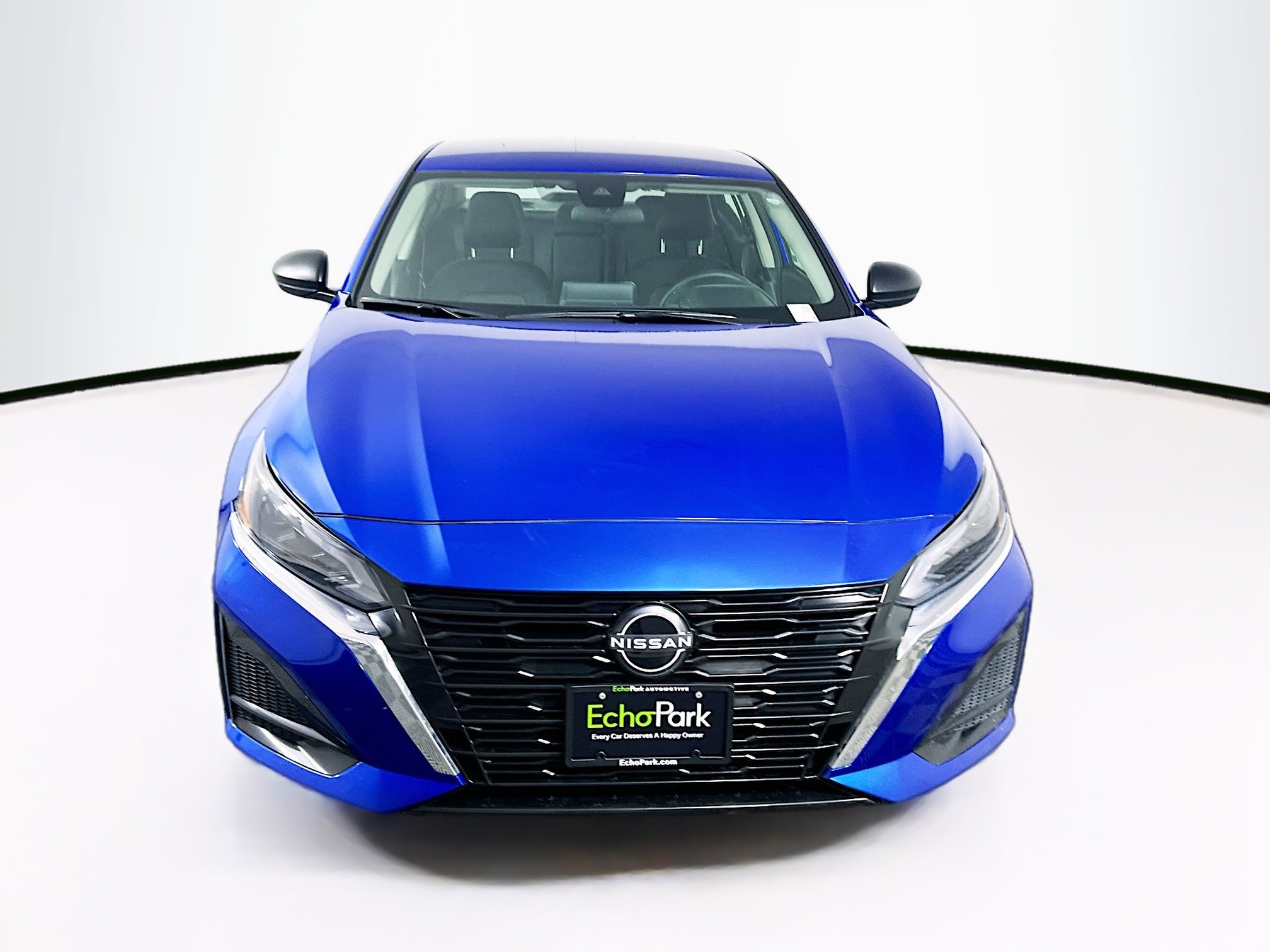 Used 2025 Nissan Altima 2.5 SV FWD image 2