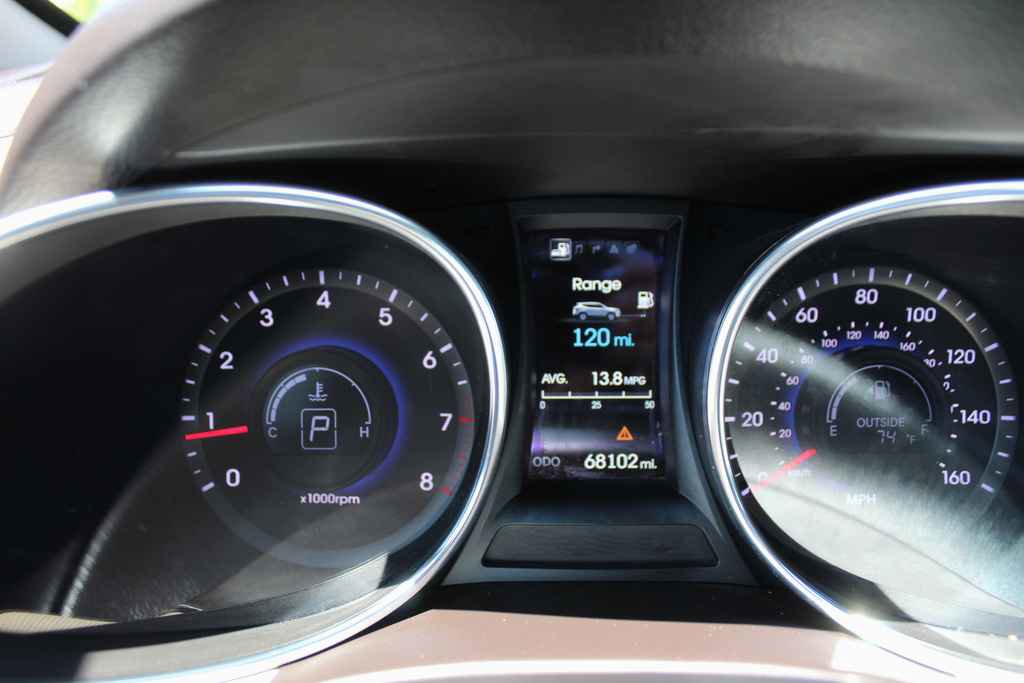 Used 2015 Hyundai Santa Fe Sport 2.0T w/ Option Group 05 FWD image 15