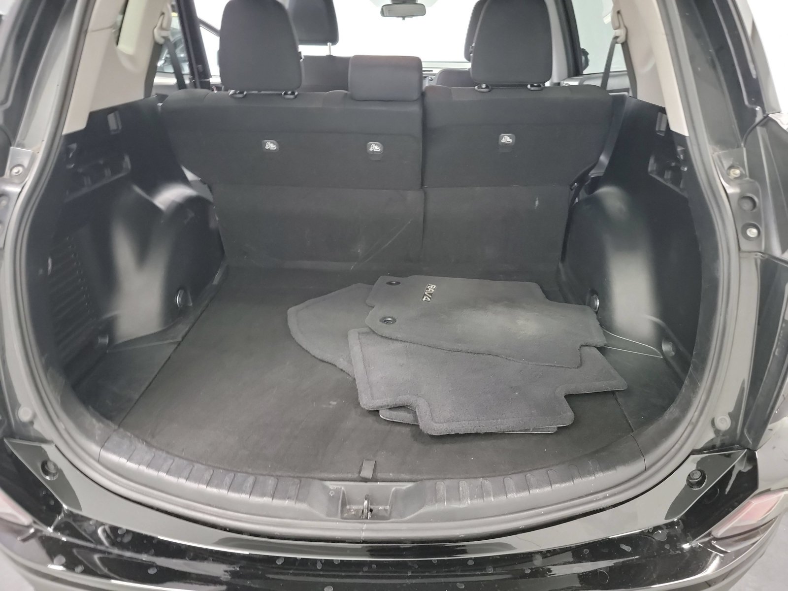 Used 2018 Toyota RAV4 XLE FWD image 26