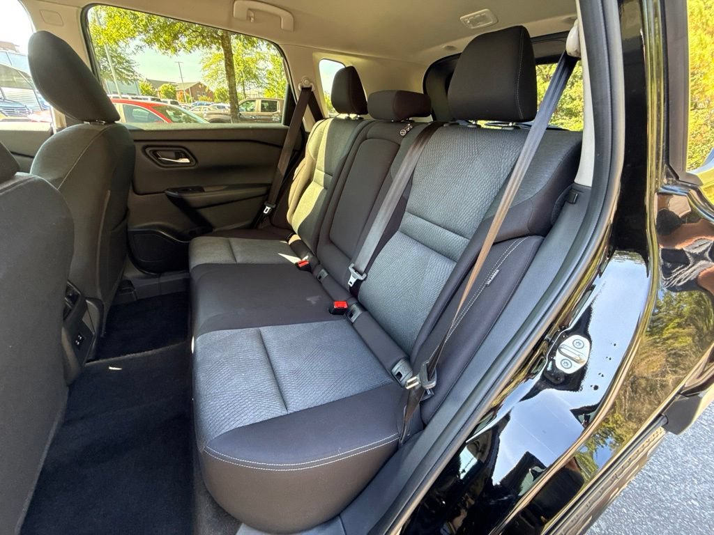 Used 2025 Nissan Rogue SV AWD/4WD image 31
