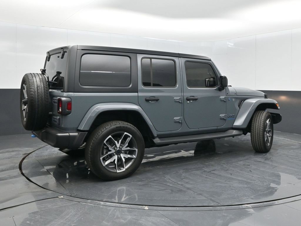 Used 2024 Jeep Wrangler Unlimited w/ Convenience Group image 7