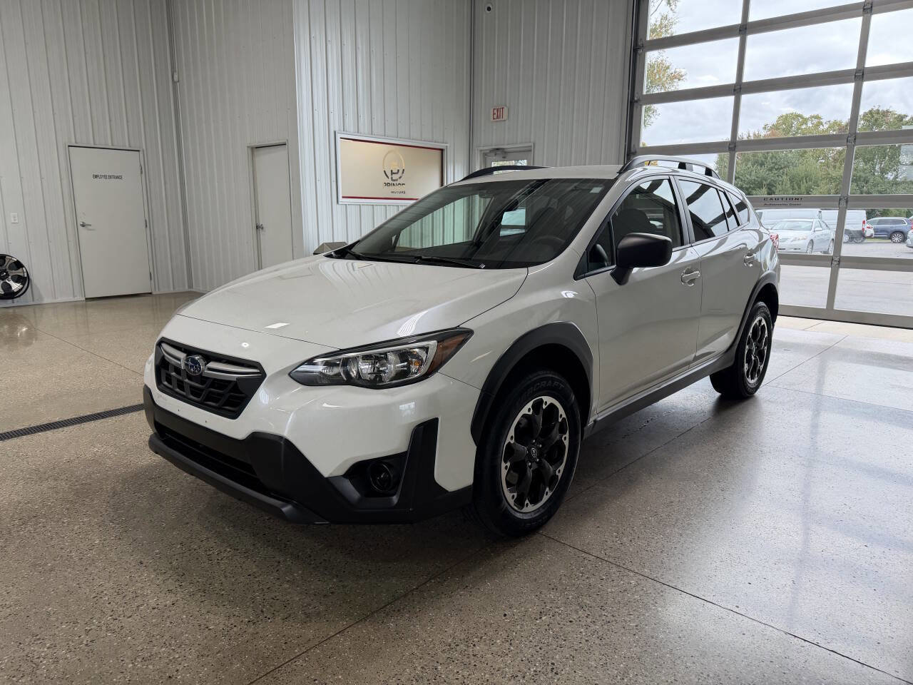 Used 2022 Subaru Crosstrek 2.0i image 2