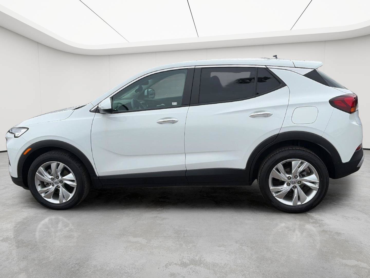 Certified 2024 Buick Encore GX Preferred w/ Comfort Package FWD image 4