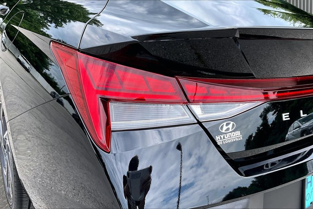 Certified 2025 Hyundai Elantra SEL FWD image 31