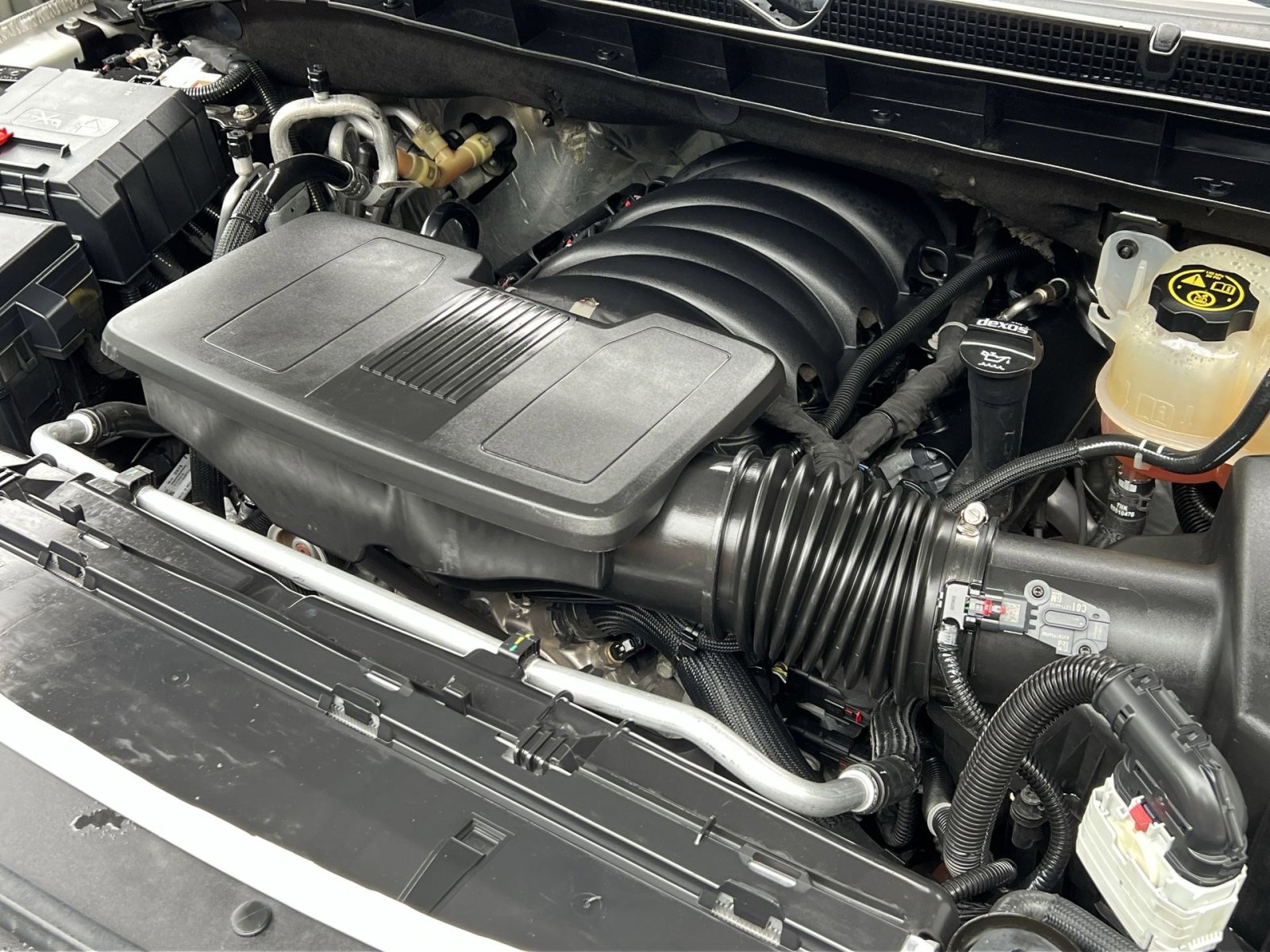 Used 2022 Cadillac Escalade Sport Platinum w/ LPO, ONYX Package image 28