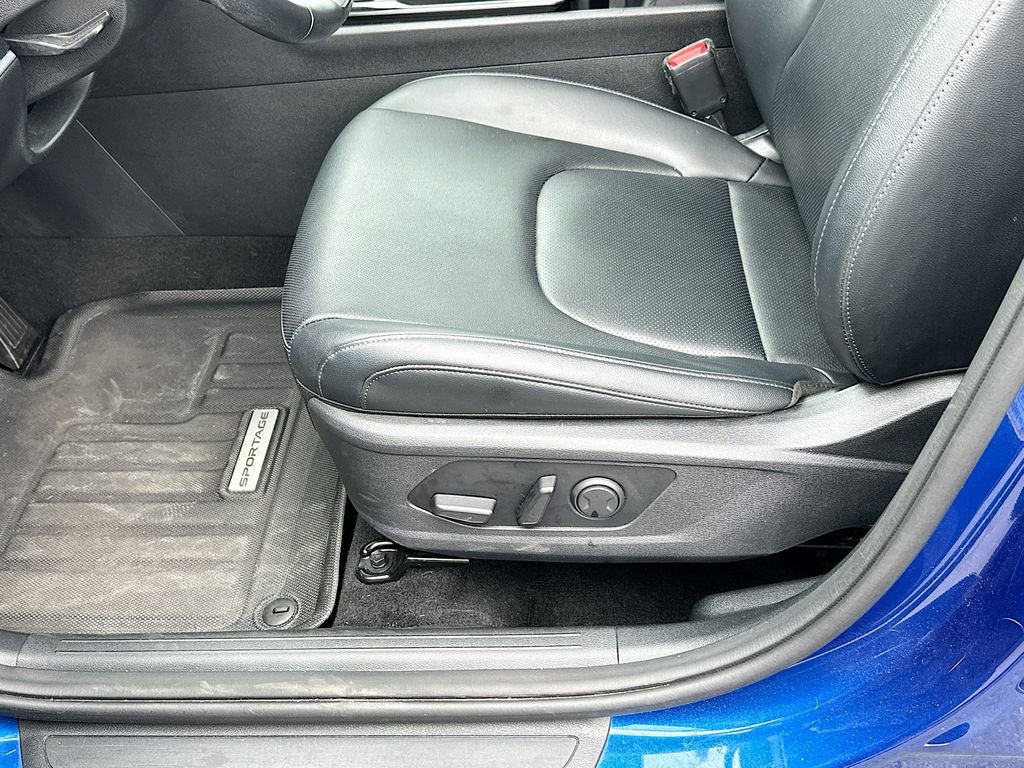 Used 2023 Kia Sportage EX image 9