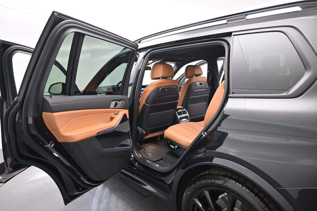 Used 2026 BMW X7 xDrive40i w/ Executive Package AWD/4WD image 18