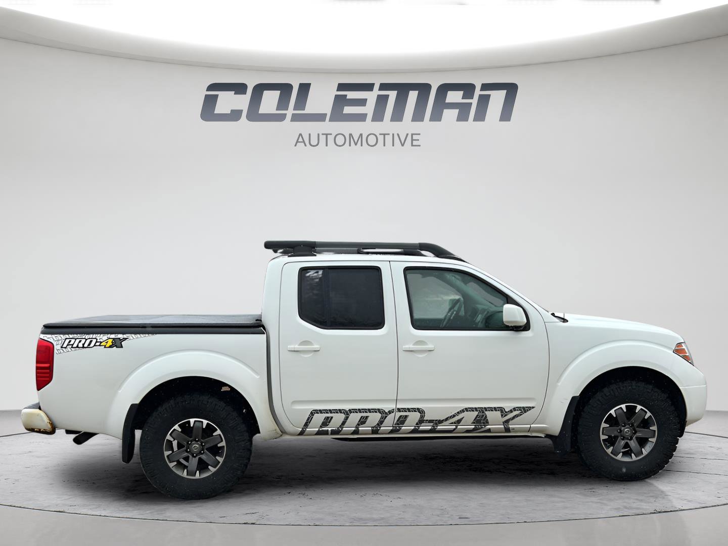 Used 2017 Nissan Frontier PRO-4X w/ Pro-4x Luxury Package image 4
