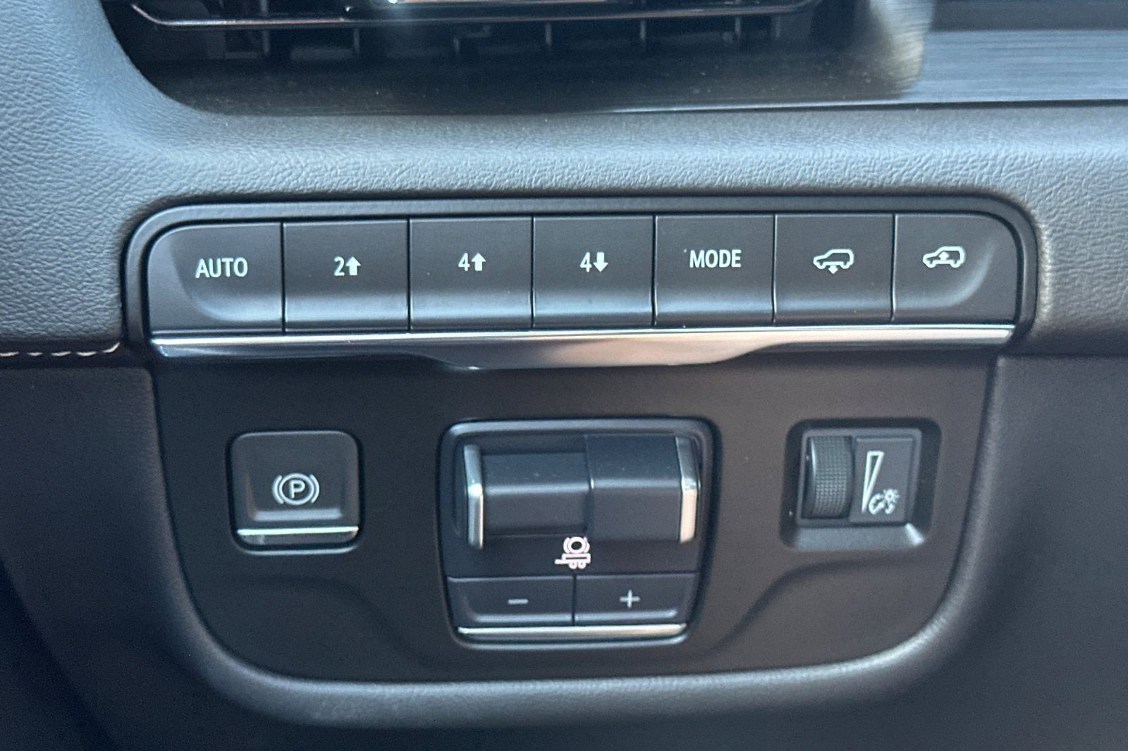 Certified 2023 Cadillac Escalade ESV Sport w/ LPO, ONYX Package image 41